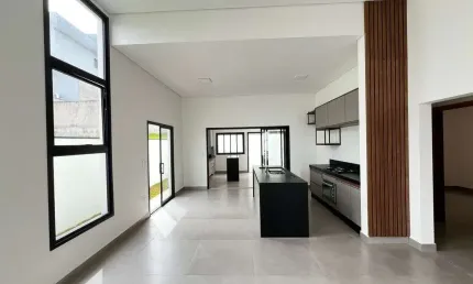 Casa com 3 dormitórios, sendo 1 suíte e Piscina no Lagos D’Icaraí em Salto/SP