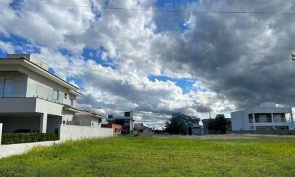 Terreno à venda no Condomínio Portal dos Bandeirantes