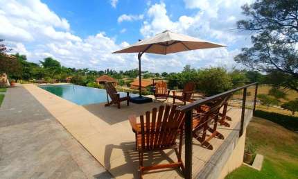 Linda casa no Condomínio Haras Paineiras, em Salto, com 5 suítes e piscina