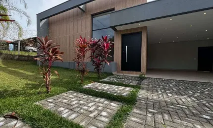 Casa com 3 Suítes e Piscina no Condomínio Terras de Itaici, em Indaiatuba/SP
