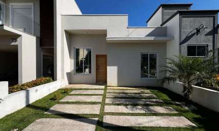 OPORTUNIDADE! Casa com Suíte e Quintal no Condomínio Ilha das Águas em Salto/SP