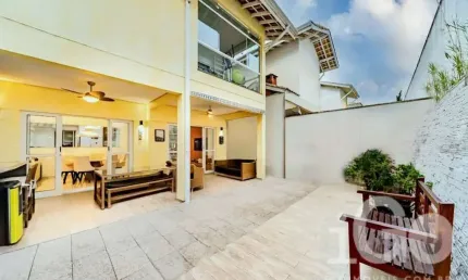 Casa em condomínio fechado com 4 quartos à venda na Rua Mapuá, Chácara Monte Alegre, São Paulo por R$ 2.400.000