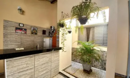 Casa para Venda em Ribeirão Preto, Parque dos Pinus, 3 dormitórios, 1 suíte, 3 banheiros, 2 vagas