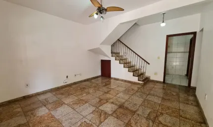 Excelente Casa Dúplex de 3 quartos no Tanque com Piscina e churrasqueira