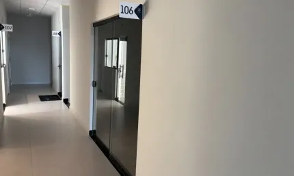 Sala comercial em prédio preparado para área médica