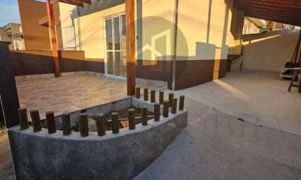 Casa com 3 quartos à venda na Rua Antônio Augusto Legutke, 100, Jardim Country Club, Poços de Caldas por R$ 650.000