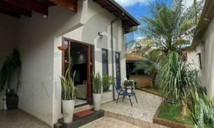Casa com 3 quartos à venda na Avenida Professora Magda Pinto Amarante, 457, Jardim das Hortênsias, Poços de Caldas