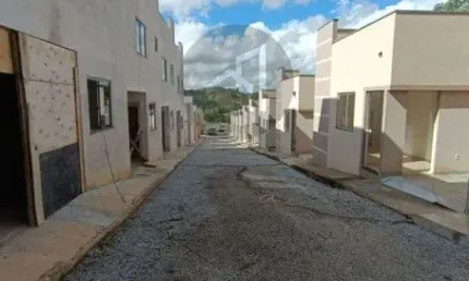 Casa à venda na Rua Maria José Alves, 110, Estância Poços de Caldas, Poços de Caldas por R$ 270.000