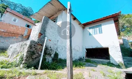 Casa com 2 quartos à venda na Rua Pedro Santana, 10, Santana do Pedregal, Poços de Caldas por R$ 180.000