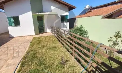 Casa com 3 quartos à venda na Rua Luiza Migot Nicolau, 58, Loteamento Residencial Tiradentes, Poços de Caldas, 69 m2 por R$ 470.000