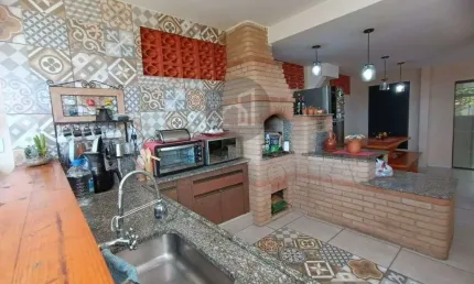 Casa com 3 quartos à venda na rua professora lourdes mourão, 535, jardim centenário, poços de caldas, 175 m2 por r$ 640.000