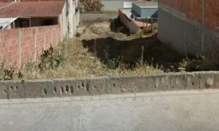 Terreno à venda na Rua Maria Schmidt Vieira, 1, Jardim Philadélphia, Poços de Caldas por R$ 160.000