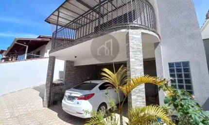 Casa com 3 quartos à venda na Rua Lázaro Ferreira de Souza, 356, Residencial Greenville, Poços de Caldas, 178 m2 por R$ 690.000