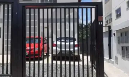 Casa com 2 quartos à venda na Rua Verde e Branco, 81, Loteamento Caldense, Poços de Caldas, 79 m2 por R$ 300.000