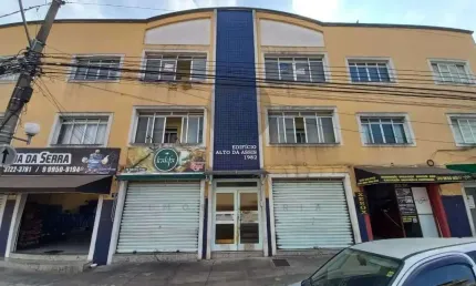 Apartamento à venda na Rua Assis Figueiredo, 1983, Centro, Poços de Caldas, 94 m2 por R$ 250.000