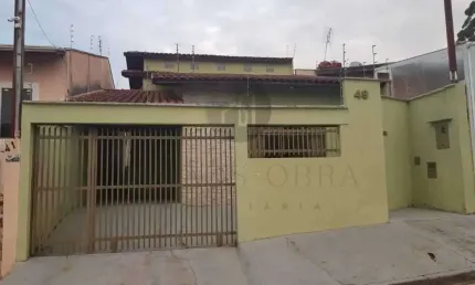 Casa com 3 quartos à venda na Rua Thires Torraca, 49, Loteamento Residencial Santa Clara II, Poços de Caldas, 96 m2 por R$ 420.000