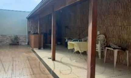 Casa com 3 quartos à venda na Rua Maria Francisca Silva Garcia, 399, Parque Vivaldi Leite Ribeiro, Poços de Caldas, 311 m2 por R$ 950.000