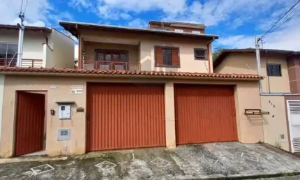 Casa com 3 quartos à venda na Rua Nair Goulart de Carvalho, 220, Parque Nova Aurora, Poços de Caldas, 160 m2 por R$ 550.000