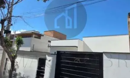 Casa com 3 quartos à venda na Rua Lima, 197, Jardim Novo Mundo, Poços de Caldas, 254 m2 por R$ 900.000