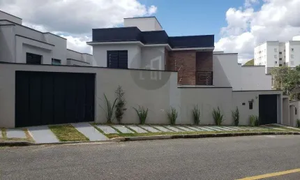 Casa com 3 quartos à venda na Rua Vicente Alves da Silva, 34, Residencial Morumbí, Poços de Caldas, 100 m2 por R$ 580.000