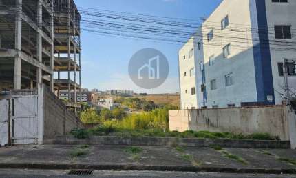 Terreno à venda na Rua Lázaro Ferreira de Souza, 000, Residencial Greenville, Poços de Caldas por R$ 260.000