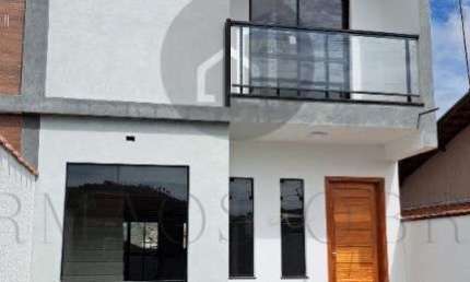 Casa com 3 quartos à venda na Rua Isaura Junqueira Lobato, 80, Jardim das Acácias, Poços de Caldas por R$ 600.000