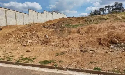 Terreno à venda na Rua Fernando César Marquesini, 479, Jardim Bandeirantes, Poços de Caldas por R$ 210.000