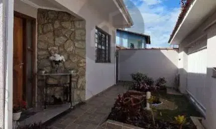Casa com 4 quartos à venda na Rua Gervásio Antônio Chiminazzo, 197, Jardim das Hortênsias, Poços de Caldas, 232 m2 por R$ 950.000