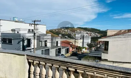 Casa com 3 quartos à venda na Rua Jorge Palmerio Pereira, 91, Santa Maria, Poços de Caldas, 380 m2 por R$ 900.000