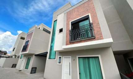 Casa de Condomínio com 3 quartos  à venda, 130.00 m2 por R$850000.00  - Xaxim - Curitiba/PR