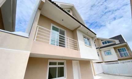 Casa de Condomínio com 3 quartos  à venda, 129.67 m2 por R$599000.00  - Uberaba - Curitiba/PR