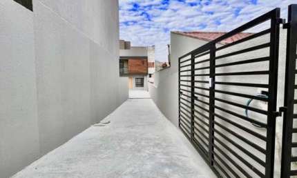 Sobrado com 3 quartos  à venda, 104.84 m2 por R$669000.00  - Xaxim - Curitiba/PR