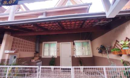 Sobrado com 3 quartos  à venda, 96.00 m2 por R$550000.00  - Pinheirinho - Curitiba/PR