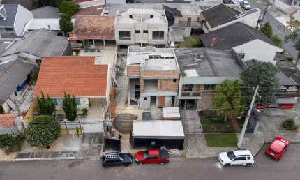 Sobrado com 3 quartos  à venda, 100.98 m2 por R$670000.00  - Capao Raso - Curitiba/PR