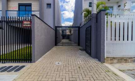 Sobrado com 3 quartos  à venda, 124.65 m2 por R$685000.00  - Uberaba - Curitiba/PR