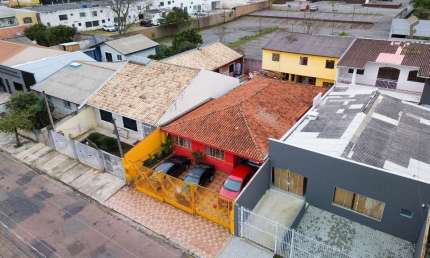 Casa com 11 quartos  à venda, 200.18 m2 por R$850000.00  - Sitio Cercado - Curitiba/PR