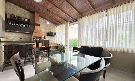 Sobrado com 3 quartos  à venda, 130.00 m2 por R$649000.00  - Alto Taruma - Pinhais/PR
