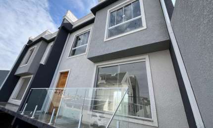 Sobrado com 3 quartos  à venda, 147.75 m2 por R$750000.00  - Xaxim - Curitiba/PR