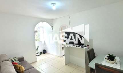 Apartamento 2 Quartos, Armários, Dependência, Condomínio com Portaria 24h!