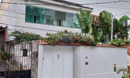 Casa de 3 Quartos na Rua Botucatu, Rio de Janeiro, com Energia Solar