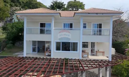 Casa com 257m2 e 4 suites a venda em Condomínio Fechado no Recreio dos Bandeirantes