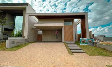 Casa de luxo em condomínio à venda em Paulínia-SP, 4 quartos, 4 suítes, 2 salas, 2 vagas e 208,53 m² de área no Parque Brasil 500!