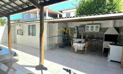 Estrada do Coco Abrantes Casa 5/4 3 suítes em Condomínio 690 mil