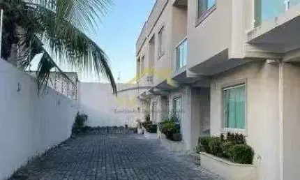 Lauro de Freitas Casa em Condomínio 4/4 3 suítes 97m²
