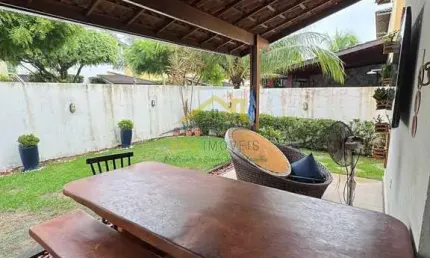 Casa em Condomínio em vilas 4/4 3 suites com area  baixou 949 mil
