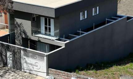 Casa a Venda no Portal dos Ipês - Cajamar com 5 Dormitórios, Suíte, Piscina e Porão