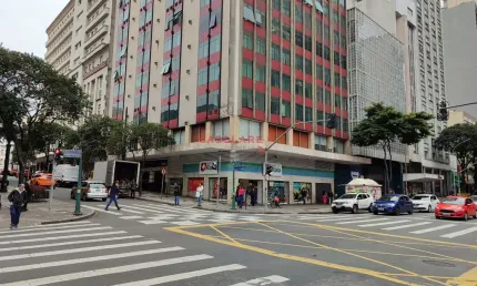 Sala comercial à venda na rua barão do rio branco, 63, centro, curitiba, 116 m2 por r$ 395.000
