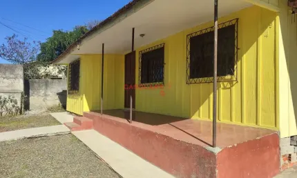 Casa com 2 quartos para alugar na Rua Orlando Peruci, 499, Butiatuvinha, Curitiba, 70 m2 por R$ 1.100