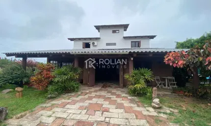 Casa de esquina Balneário Rondinha Nova - Arroio do Sal/RS Cód: 1701