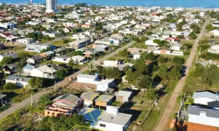 Terreno à venda na Rua Natalino Humberto Monteiro, 871, Balneário Figueirinha, Arroio do Sal